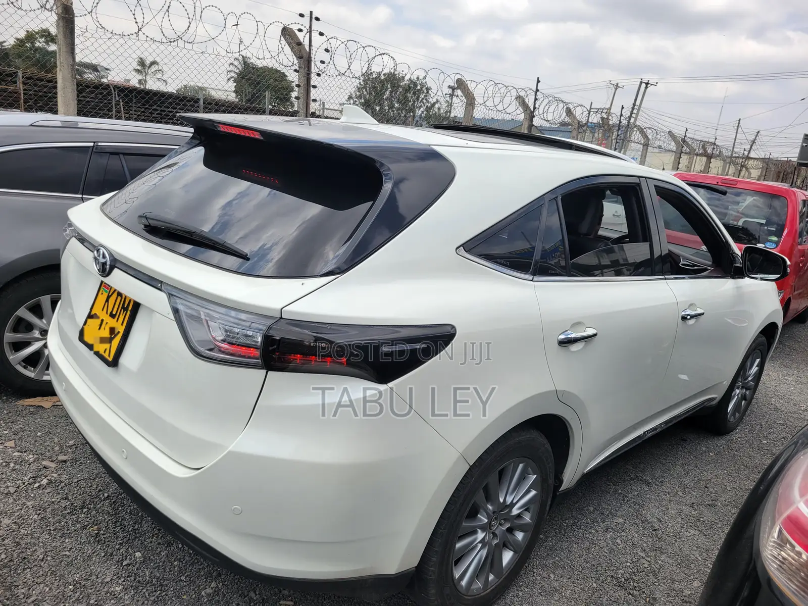 Toyota Harrier 2.0 2016 White