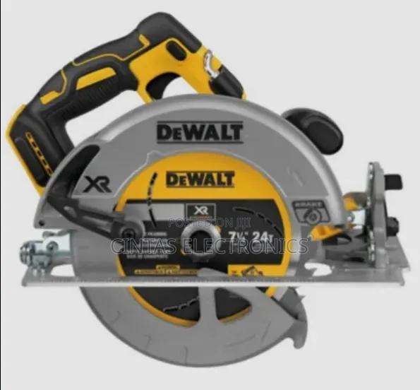 DeWalt 20V Brushless Cordless Circular Saw - main view