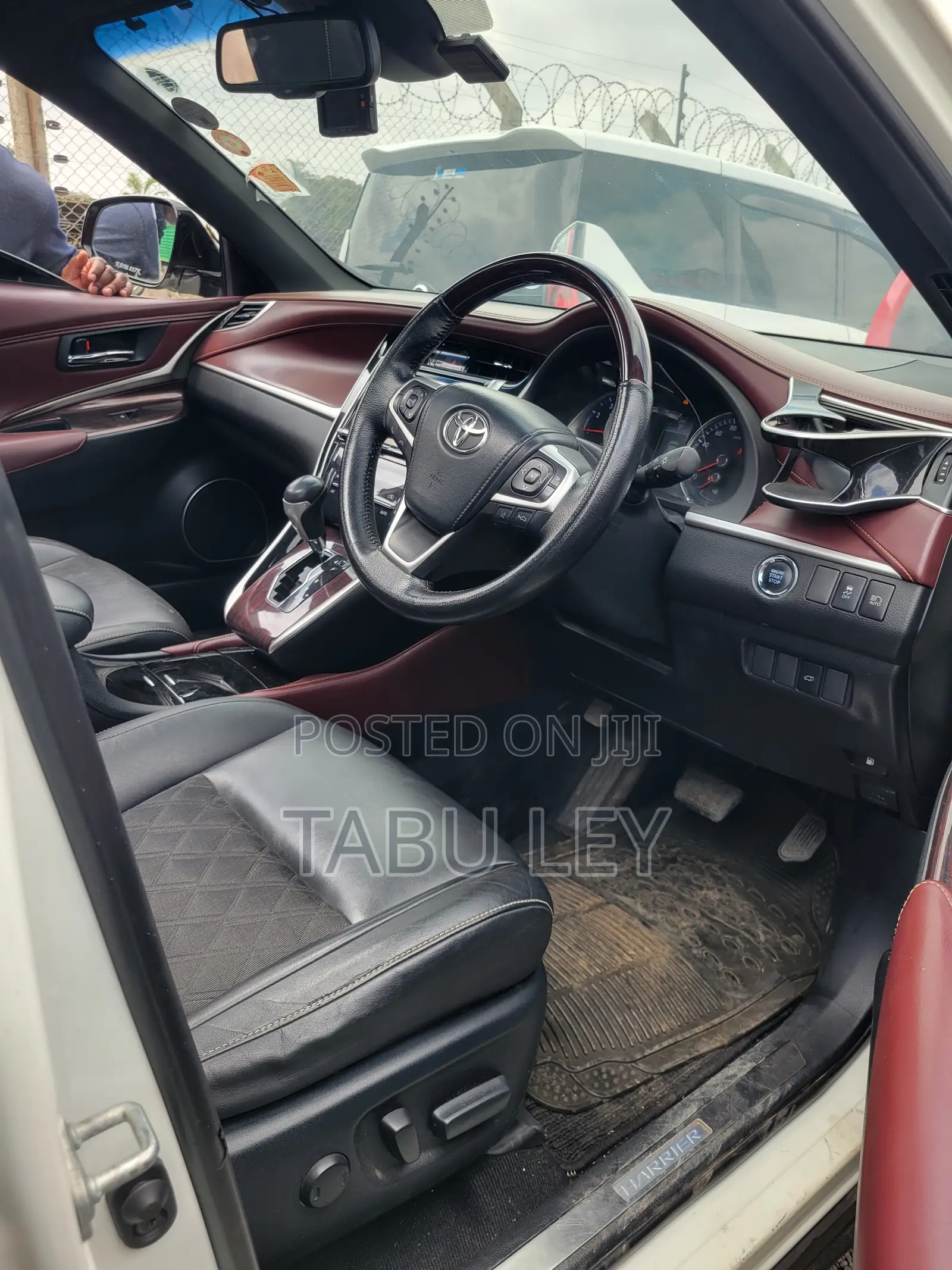 Toyota Harrier 2.0 2016 White