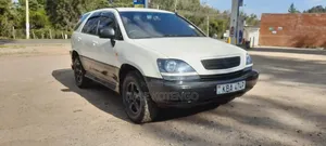 Toyota Harrier 2000 White