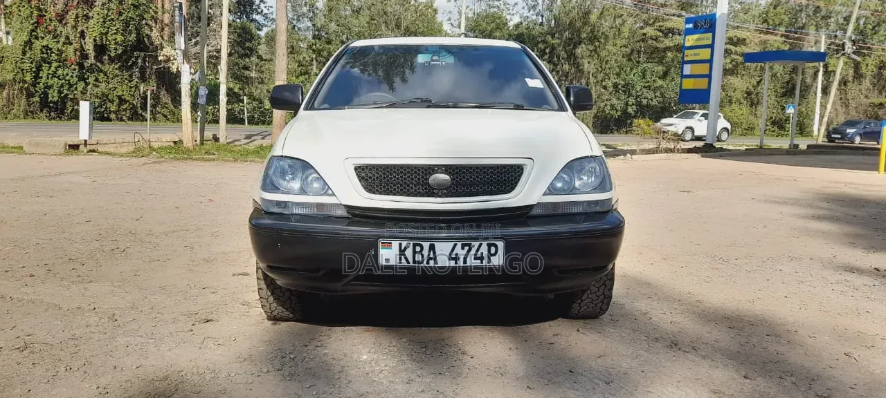Toyota Harrier 2000 White