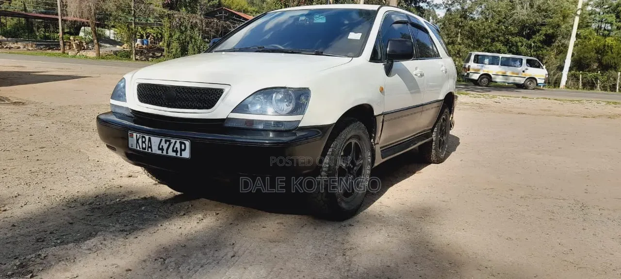 Toyota Harrier 2000 White