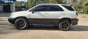 Toyota Harrier 2000 White