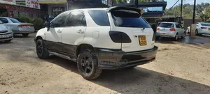 Toyota Harrier 2000 White