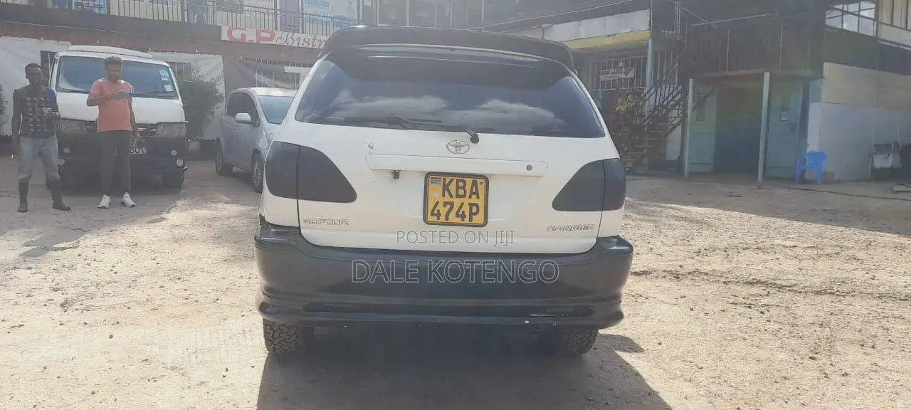 Toyota Harrier 2000 White
