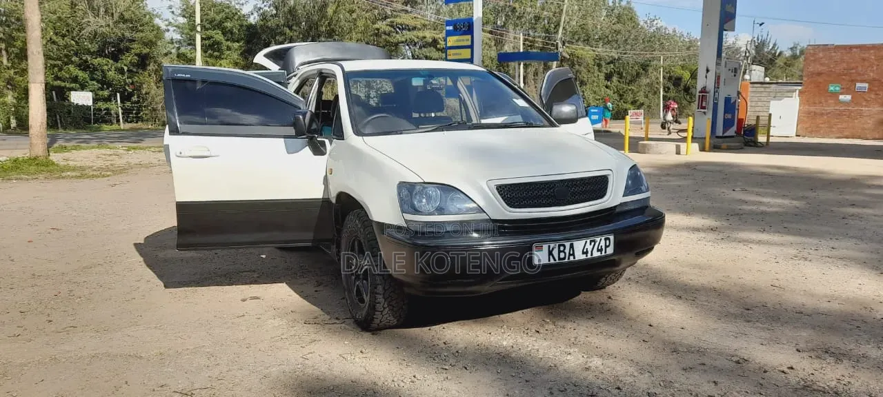Toyota Harrier 2000 White