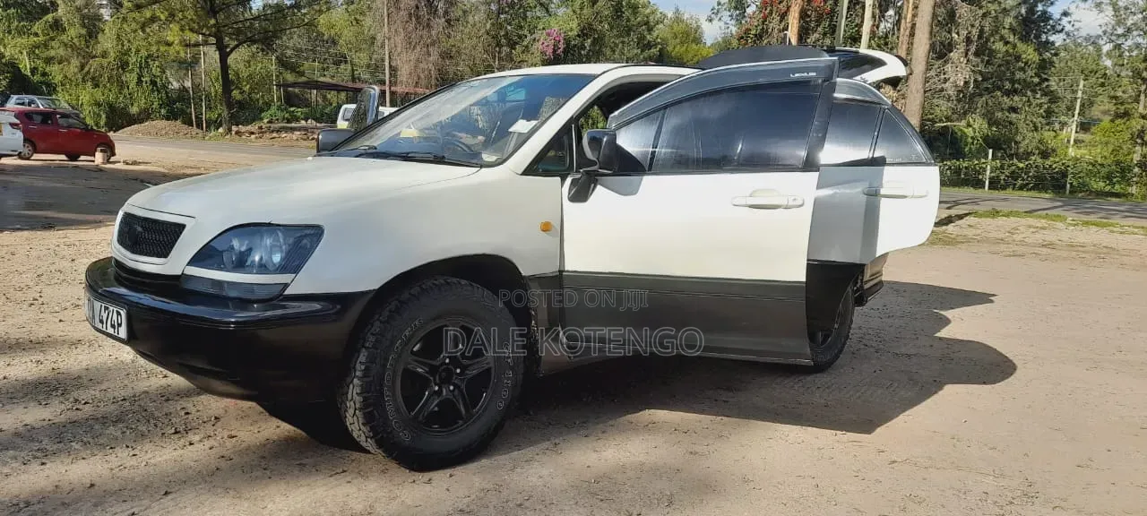 Toyota Harrier 2000 White