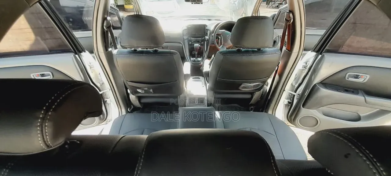Toyota Harrier 2000 White