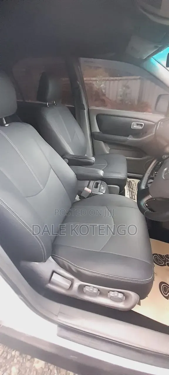 Toyota Harrier 2000 White