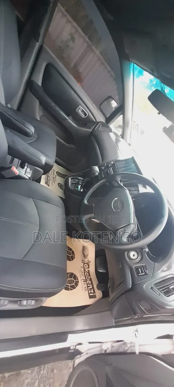 Toyota Harrier 2000 White