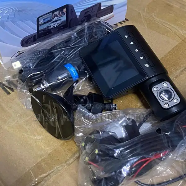 Full HD Video With Wide-Angle Lenses G50 3-Lens Dash Cam Recorder