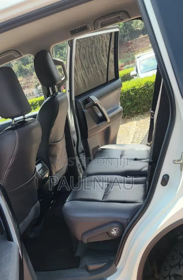 Toyota Land Cruiser Prado 2010