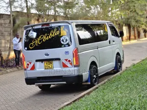 Toyota HiAce 2016 Silver