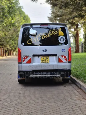 Toyota HiAce 2016 Silver