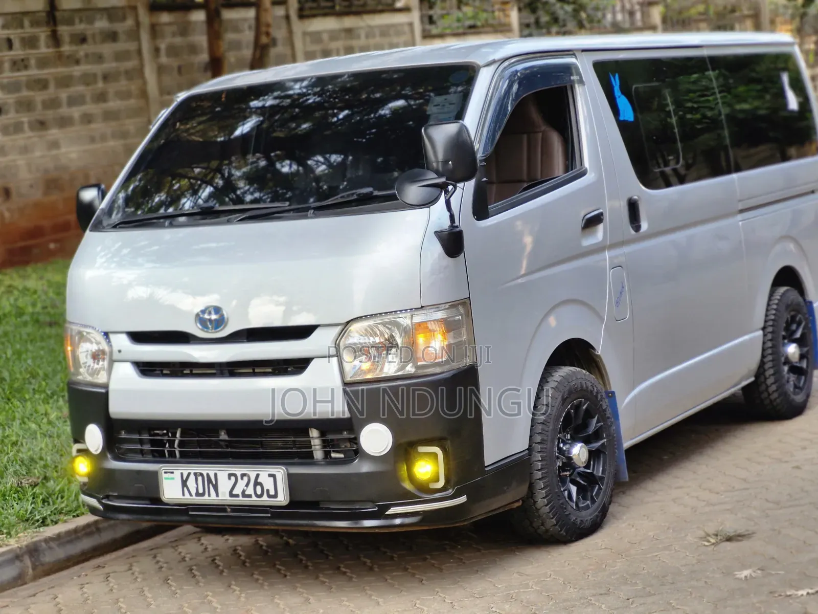 Toyota HiAce 2016 Silver