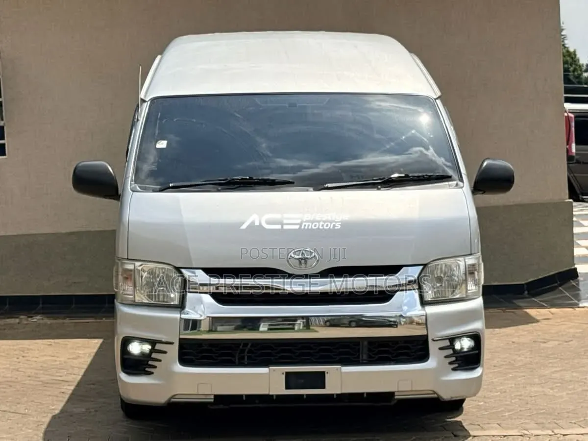 Toyota HiAce 2019 Silver