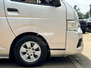 Toyota HiAce 2019 Silver