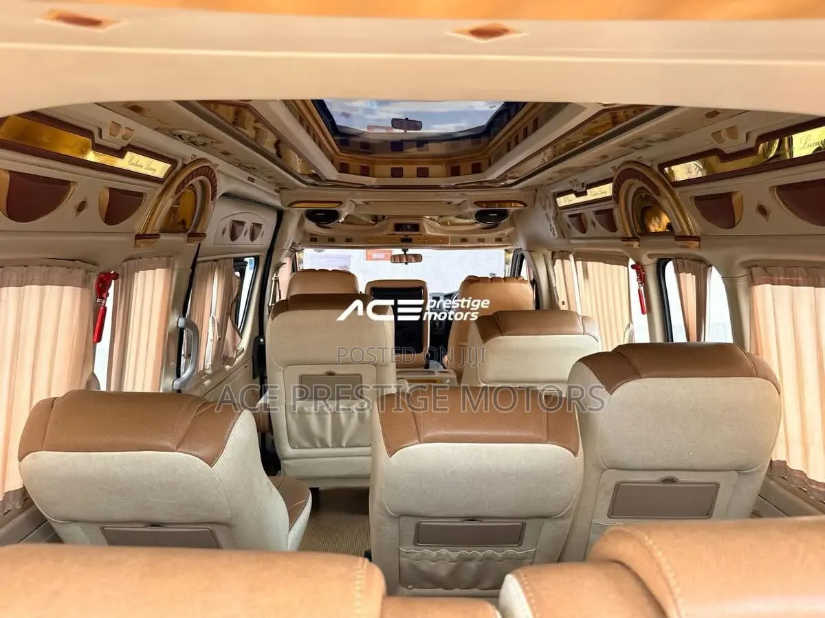 Toyota HiAce 2019 Silver