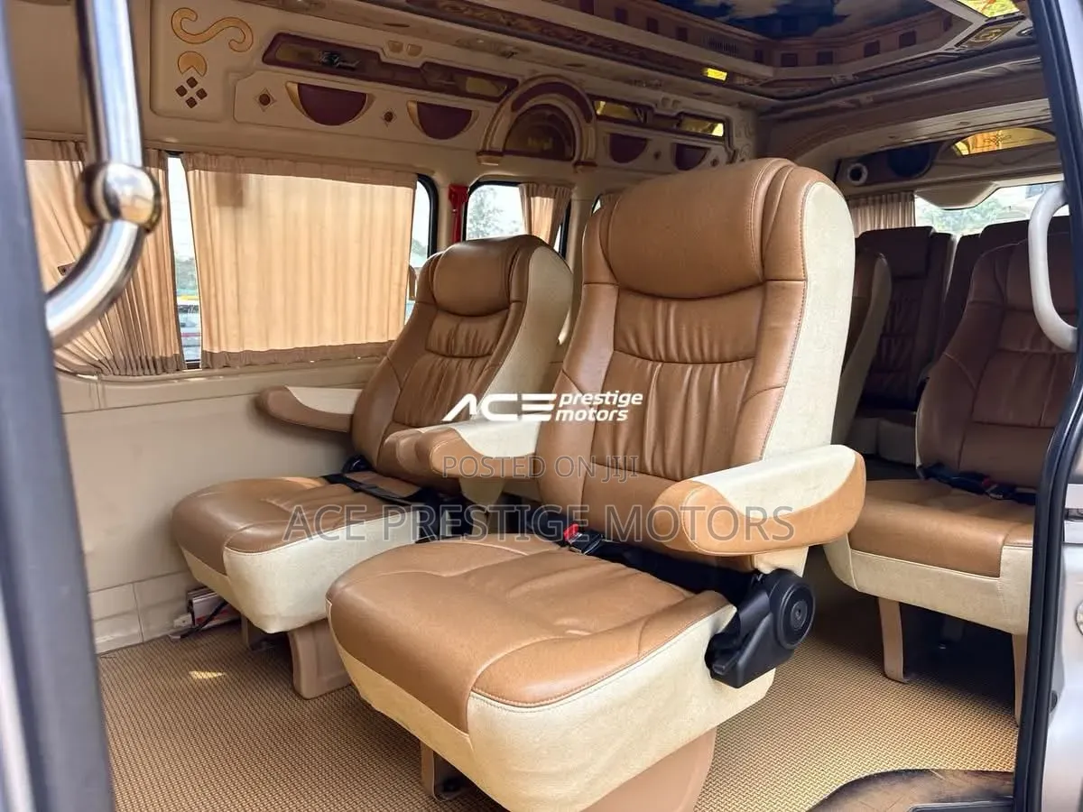 Toyota HiAce 2019 Silver