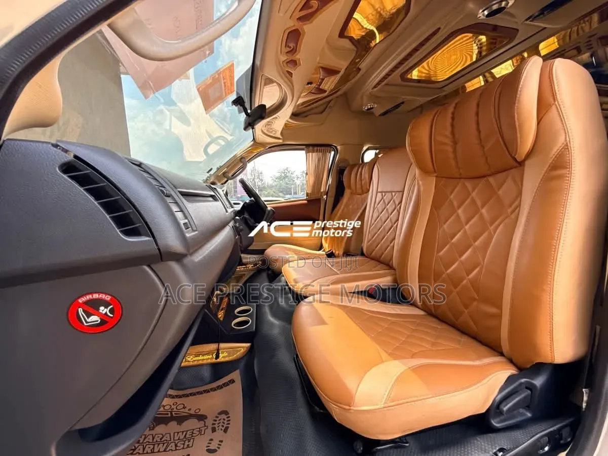 Toyota HiAce 2019 Silver