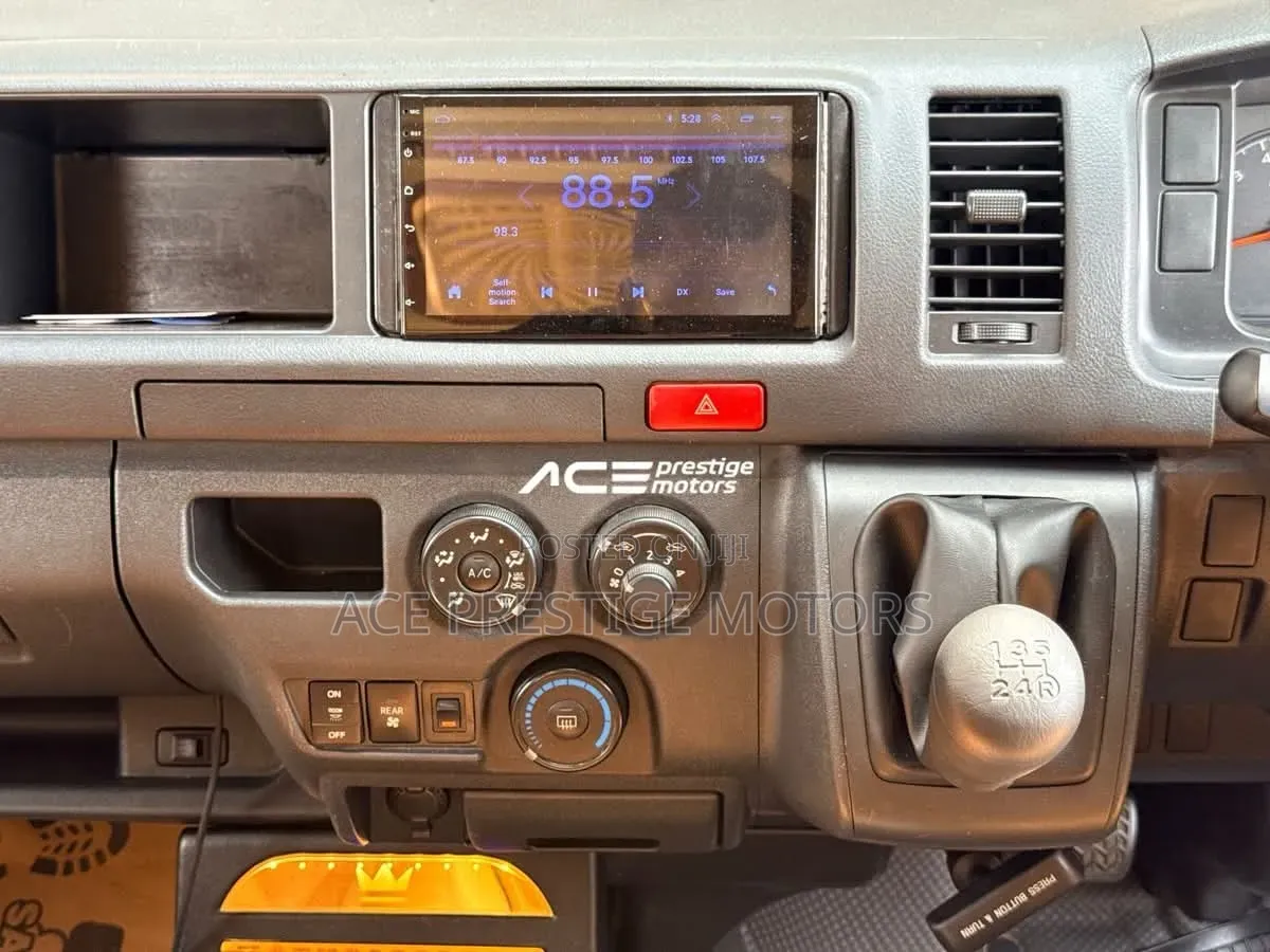 Toyota HiAce 2019 Silver