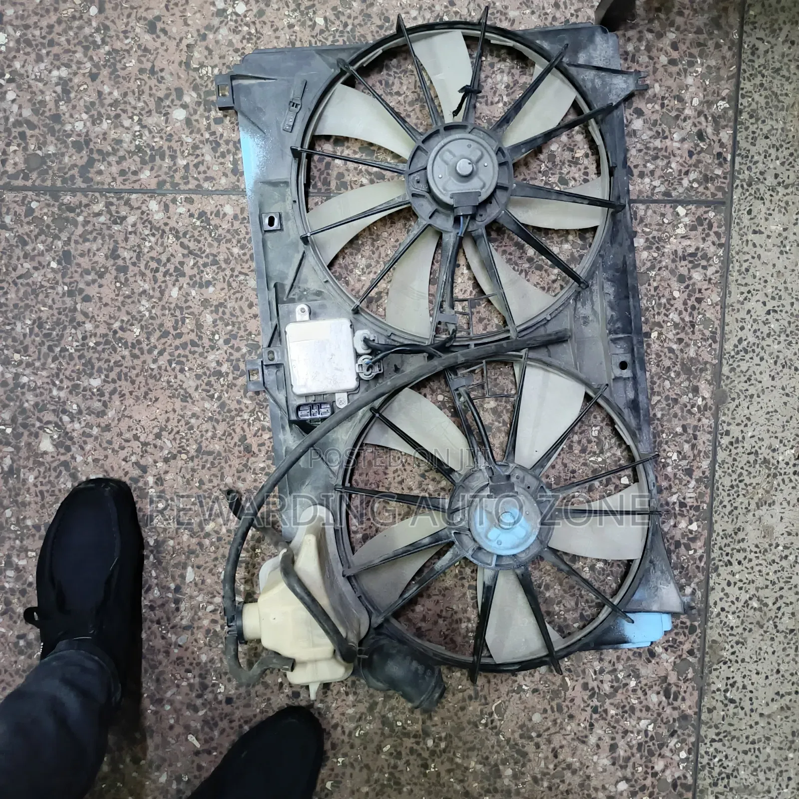 Crown 2006 Radiator Fan