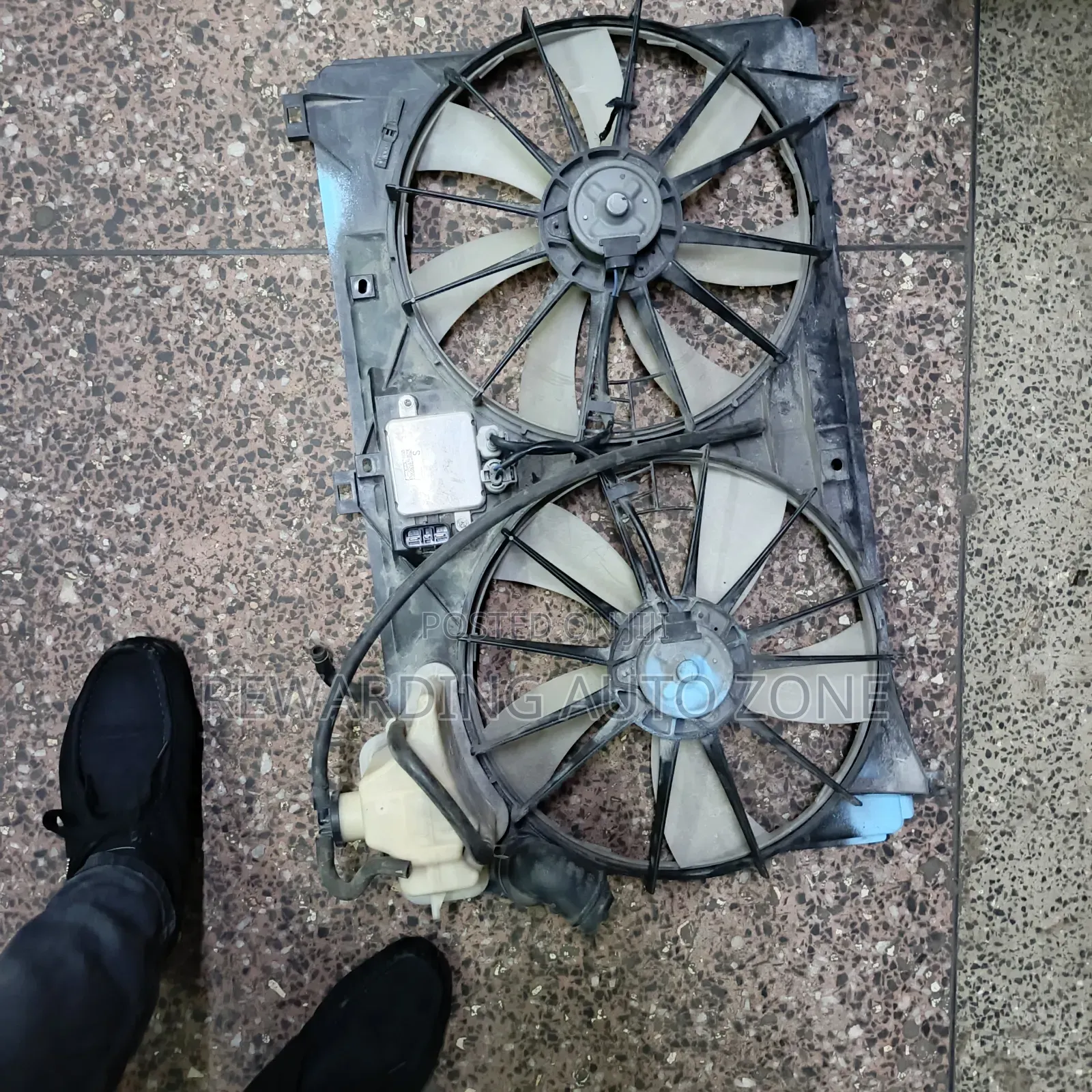 Crown 2006 Radiator Fan