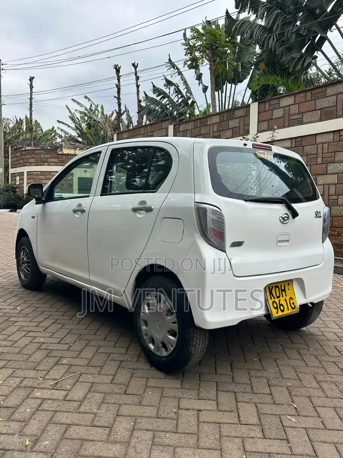 Daihatsu Mira 2015 White