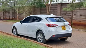 Mazda Axela SV Premium 2014 White