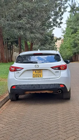 Mazda Axela SV Premium 2014 White