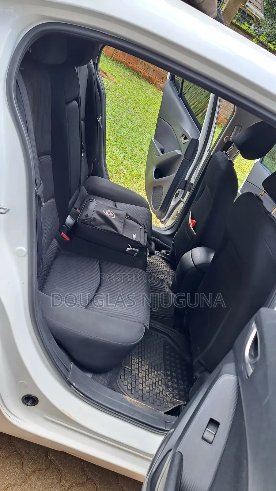 Mazda Axela SV Premium 2014 White