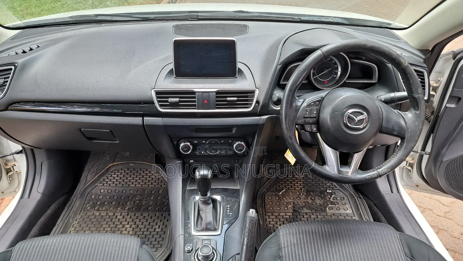 Mazda Axela SV Premium 2014 White