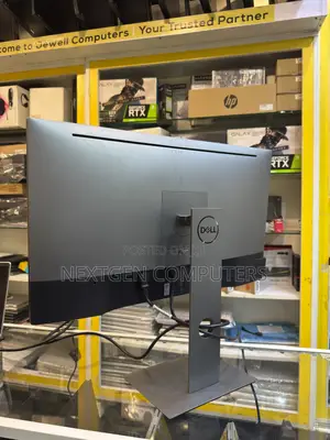 Dell U2718Q 27” (3840 X 2160p) IPS Frameless Monito