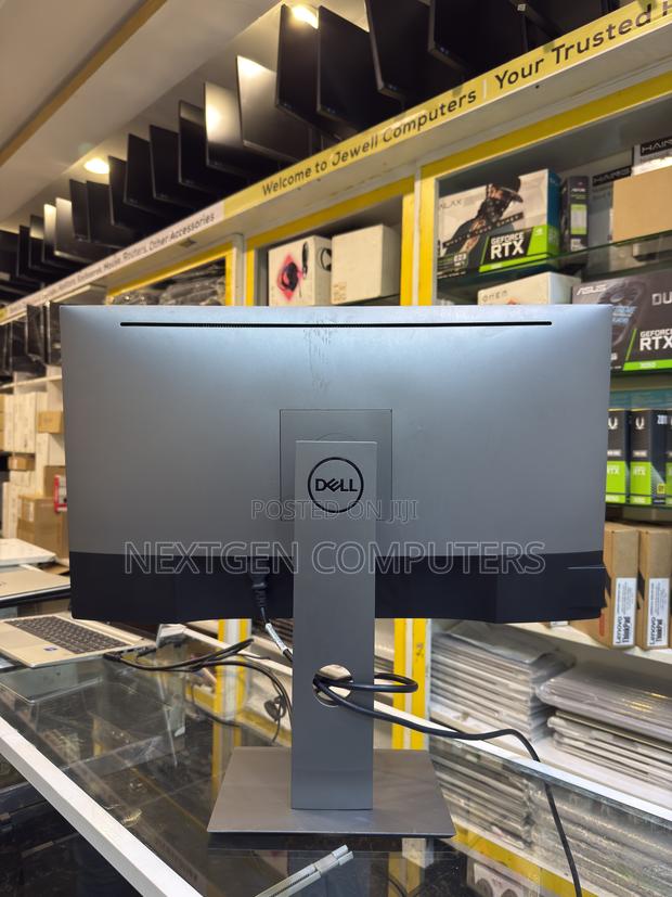 Dell U2718Q 27” (3840 X 2160p) IPS Frameless Monito - thumbnail 6