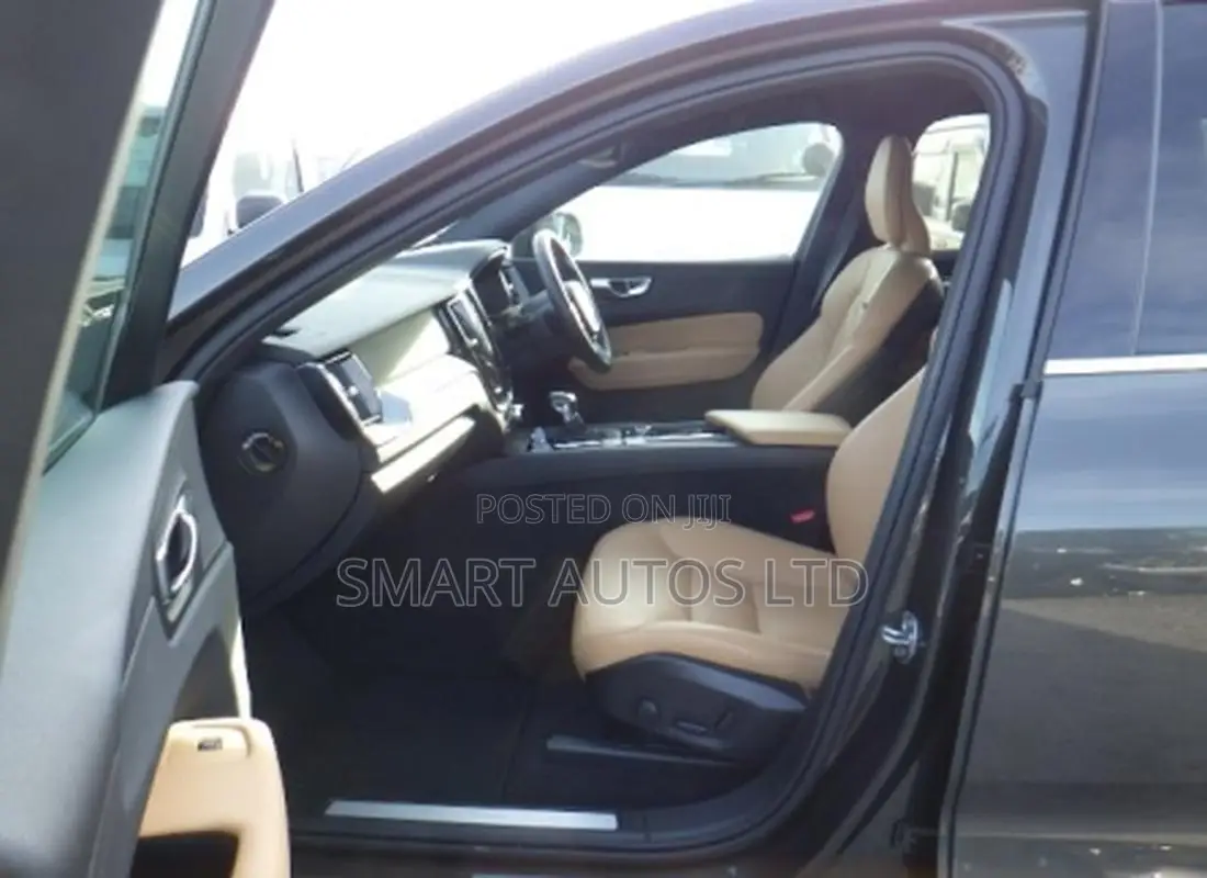 Volvo XC60 2019 Gray