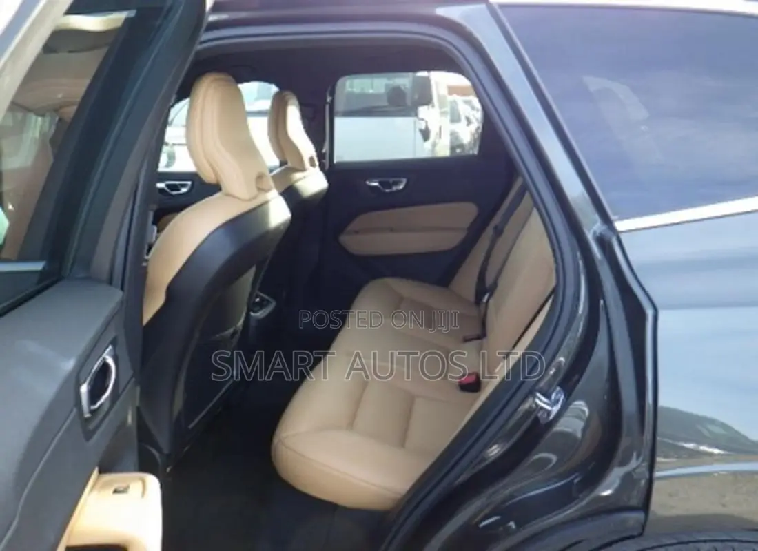 Volvo XC60 2019 Gray
