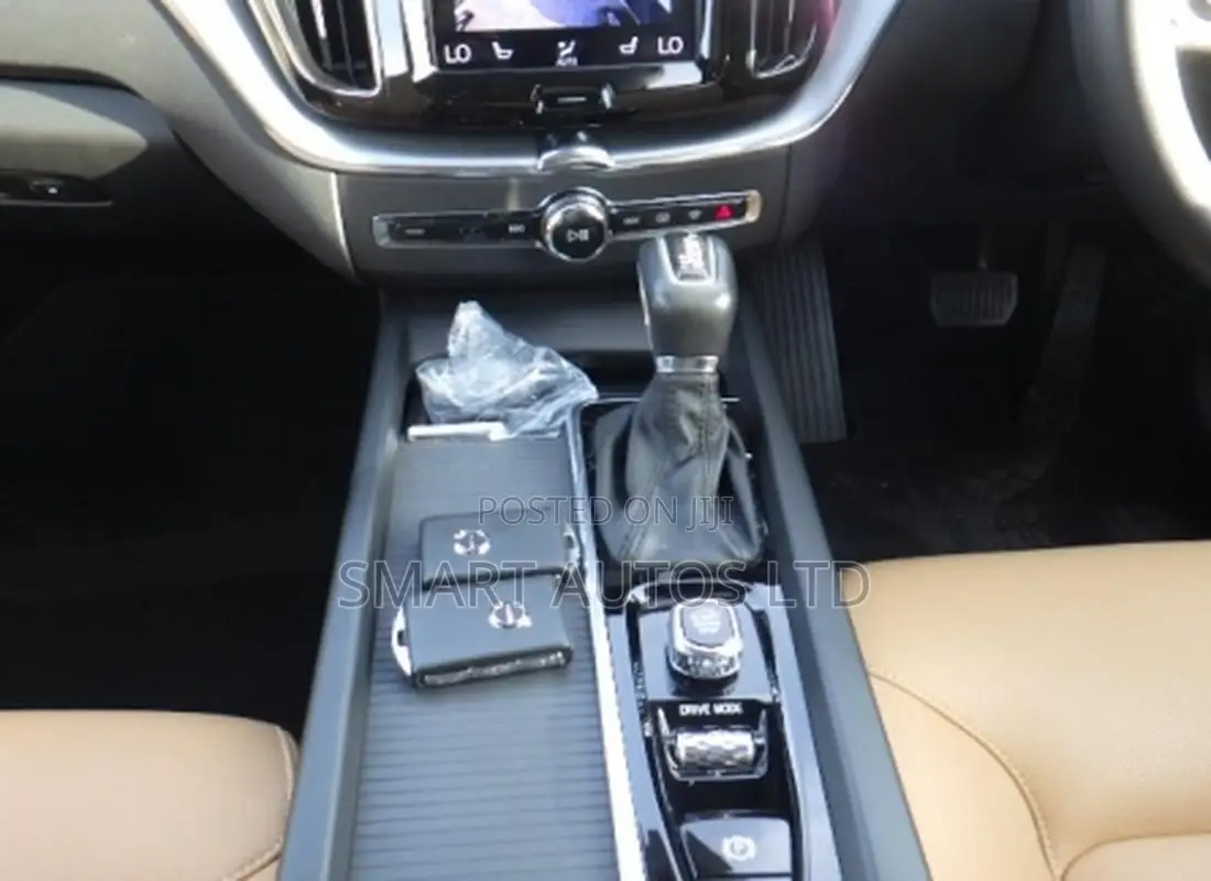 Volvo XC60 2019 Gray