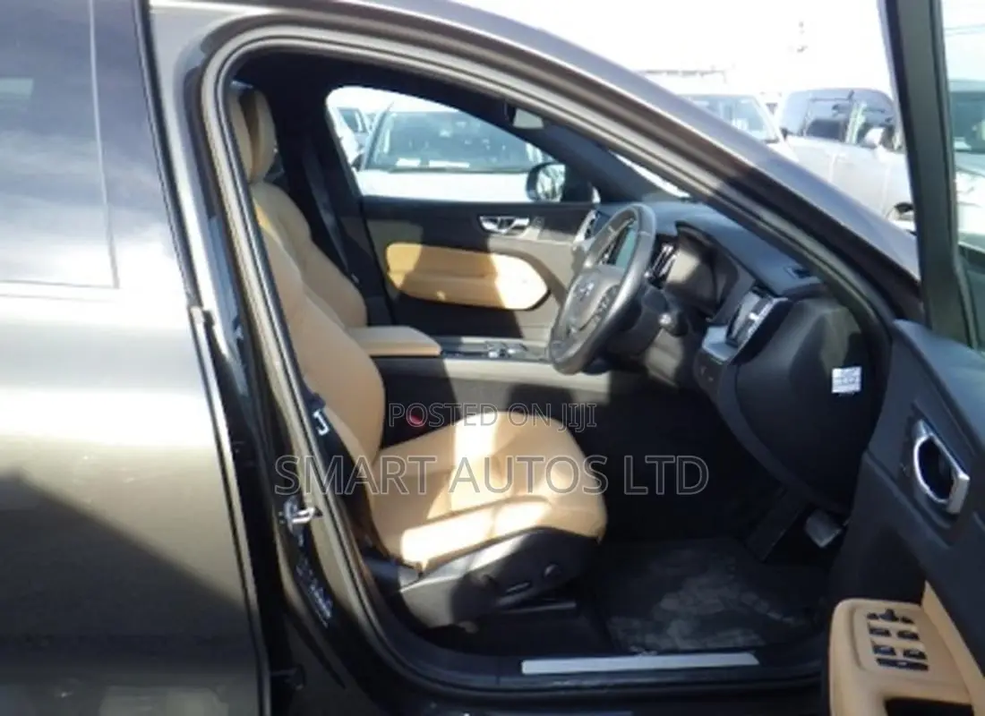 Volvo XC60 2019 Gray