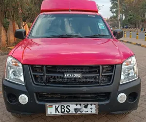 Isuzu D-MAX 2011 Red