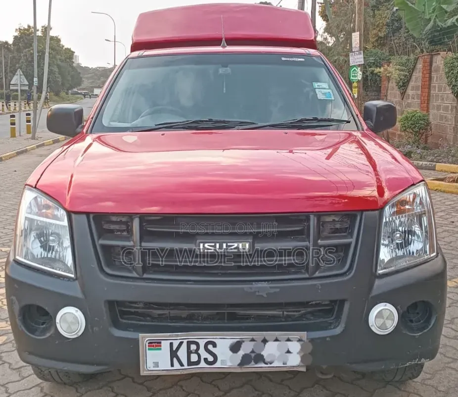 Isuzu D-MAX 2011 Red