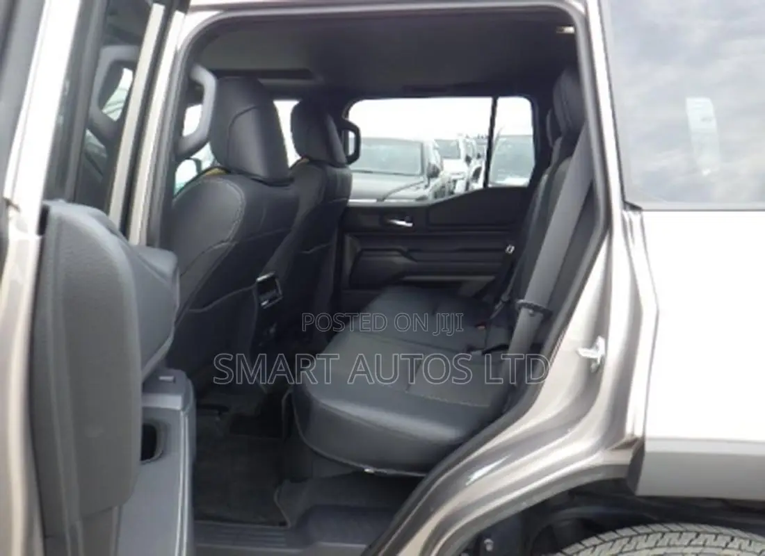 Toyota Land Cruiser LC250 2024 Gold