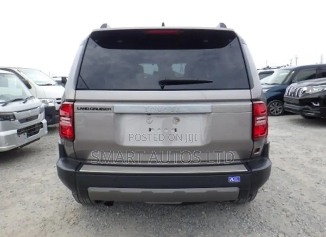 Toyota Land Cruiser LC250 2024 Gold