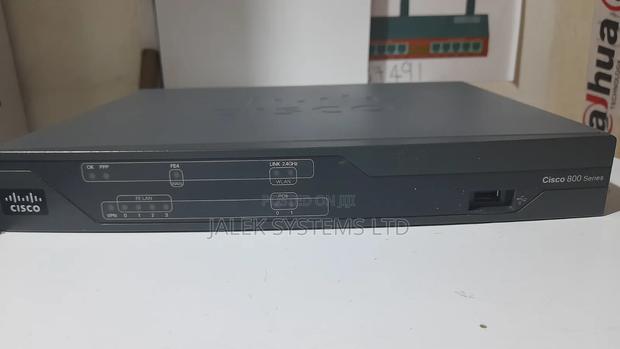 Cisco C881 Router - thumbnail 2