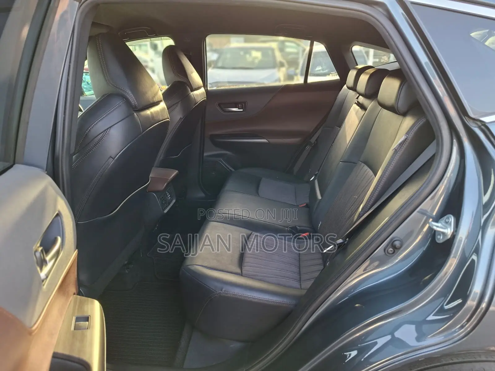 Toyota Harrier 2.0 2021 Gray