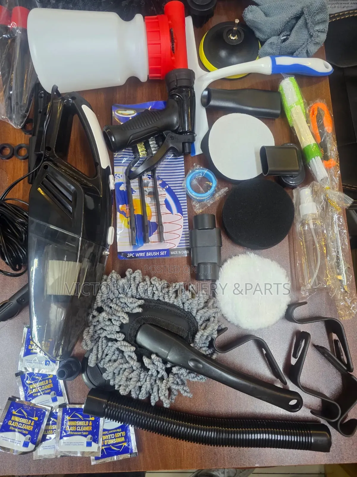 Detailing Brushes With Vacuum Cleaner