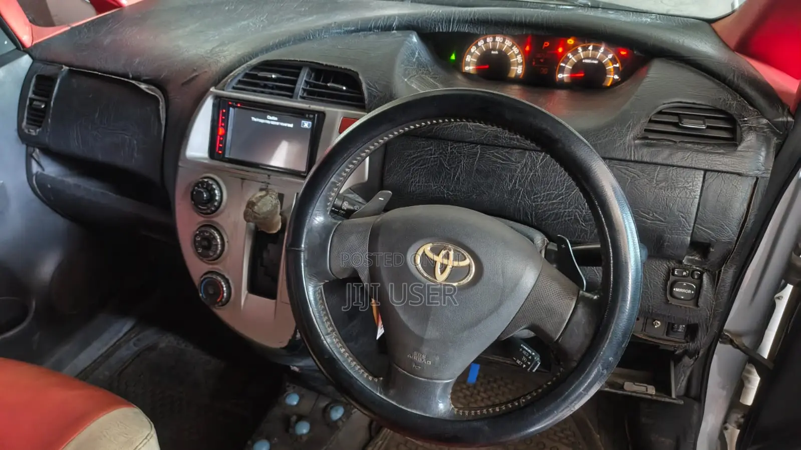 Toyota Ractis 2010 Silver