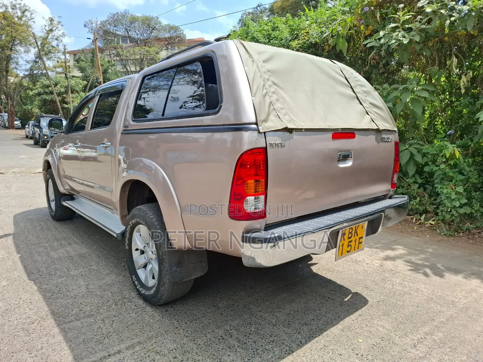 Toyota Hilux 2004 Gold