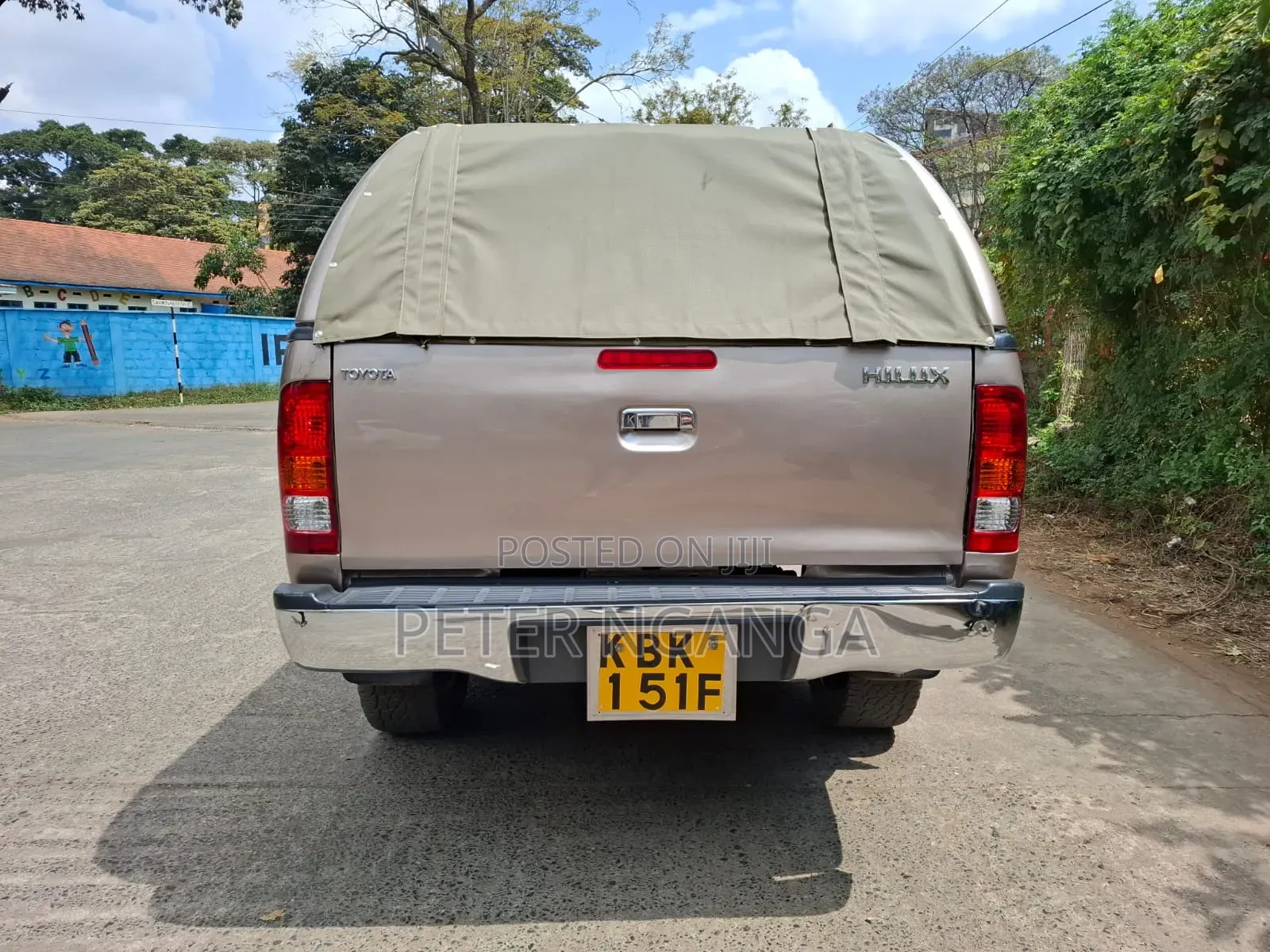 Toyota Hilux 2004 Gold