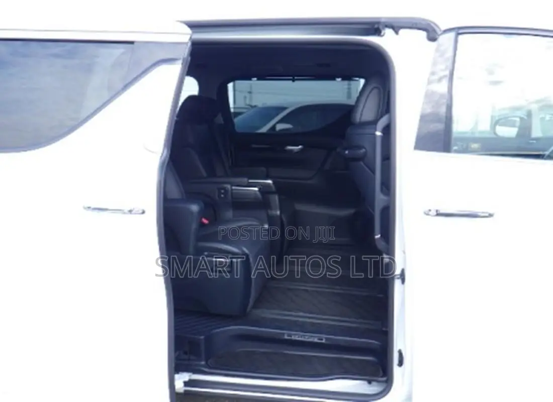 Toyota Vellfire 2019 Off white