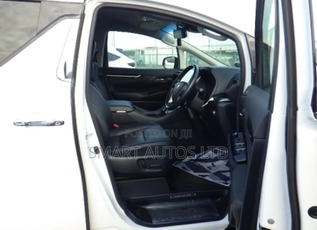 Toyota Vellfire 2019 Off white